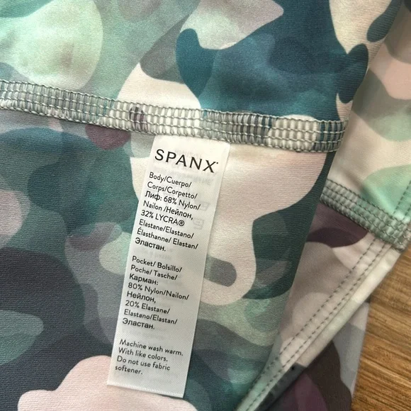 SPANX BOTTY BOOST ACTIVE 7/8 LEGGINGS WOMEN Sz MD CAMOUFLAGE NEW - Picture 7 of 12